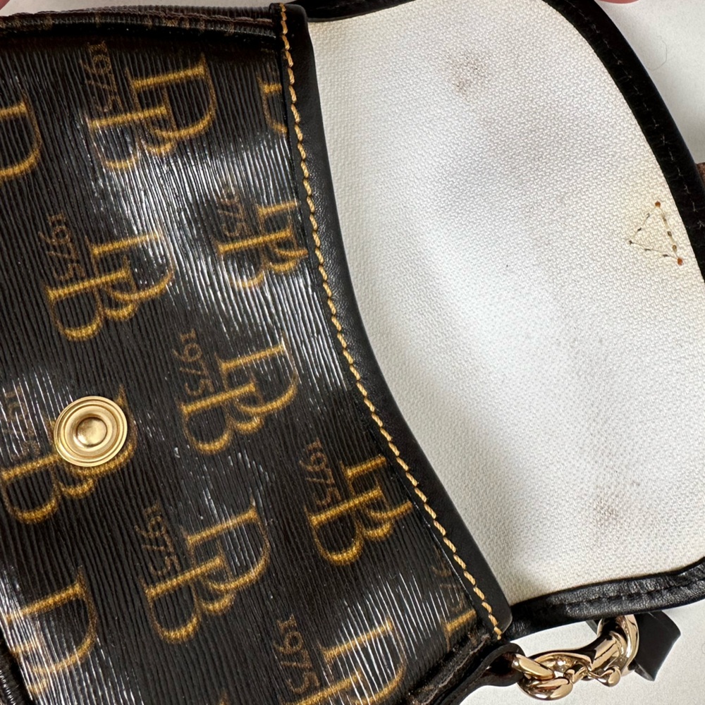 Dooney and Bourke Clutch Wristlet - Picture 5 of 10